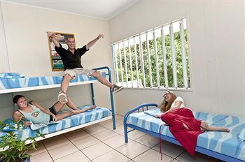 Hostal Calypso Inn Barckpackers Resort