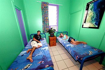 Hostal Calypso Inn Barckpackers Resort
