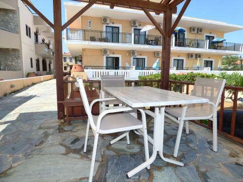 Camelia Studios & Apartments