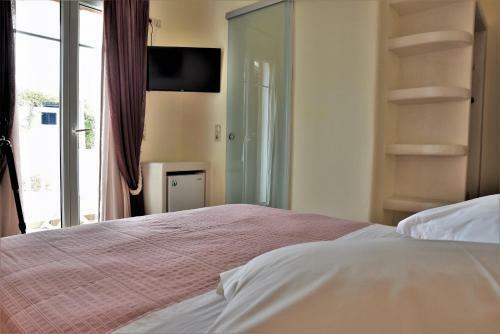 Ostria Hotel