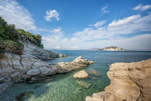 Lithalona Villas & Houses