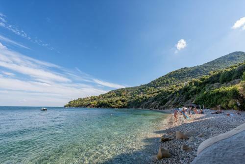 Lithalona Villas & Houses
