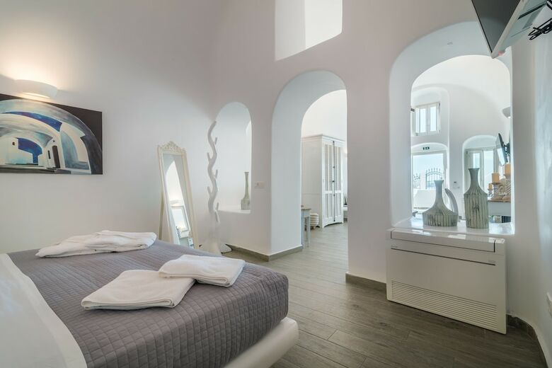 Hotel Angel Luxury Suites