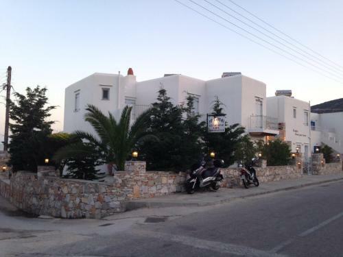 Hostal Kohylia Beach Guest House