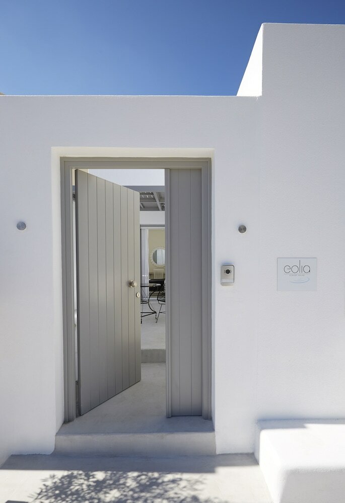 Eolia Kamari Villa