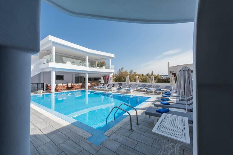 Hotel Blue Waves Suites & Apartments