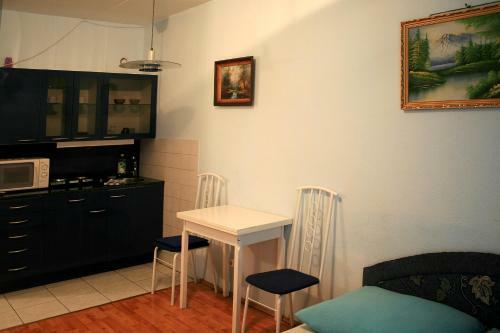 Mary-ann Non-stop Apartments