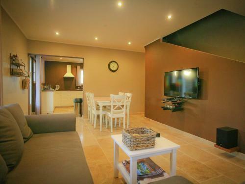 Luxurious Villa In Luberon With Private Swimming Pool