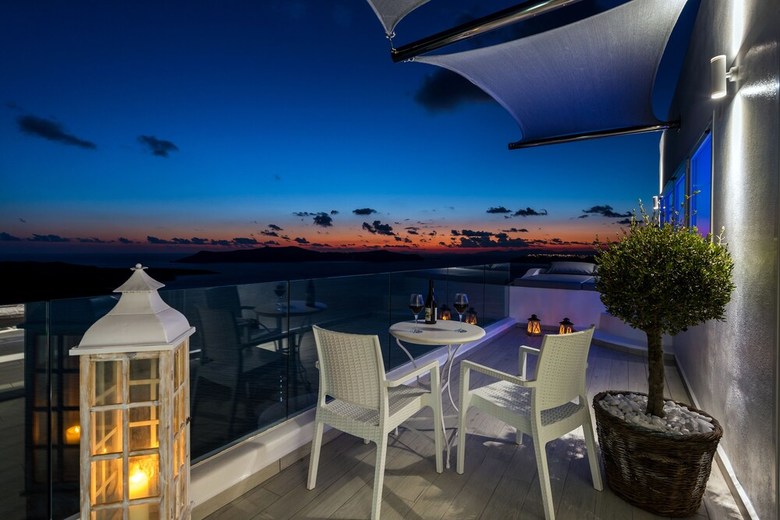 Villa Fira Deep Blue Suites