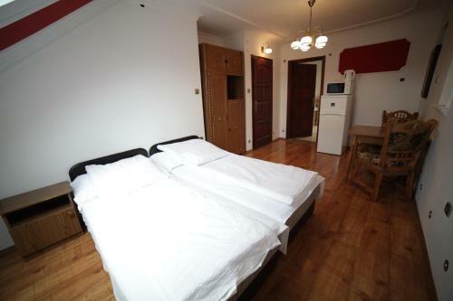 Hostal Apartman Eged Vend�gh�z