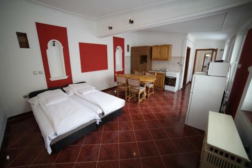 Hostal Apartman Eged Vend�gh�z