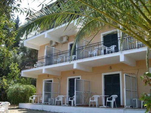 Spiros Apartments