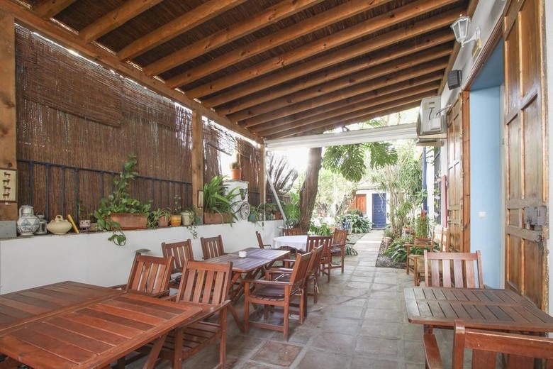 Las Acacias Hostal Restaurante