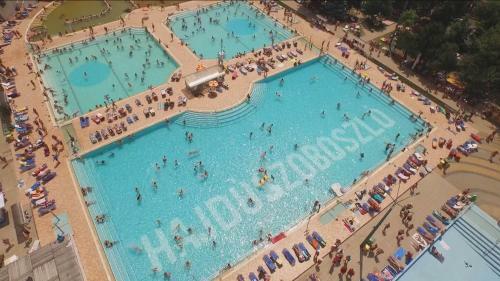 P�csi Apartmanh�z