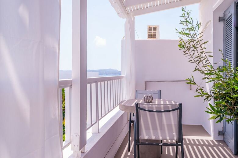Apartamento Milos Bay Suites