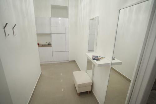 D.five Elizabeth Garden Apartment