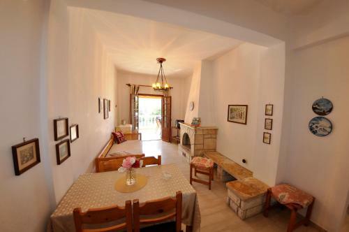 Alexandros Apartments & Studios