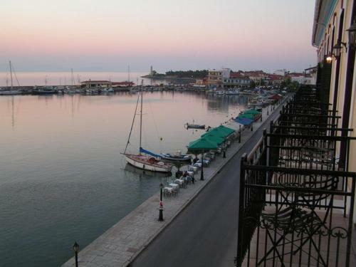 Aktaion City Hotel