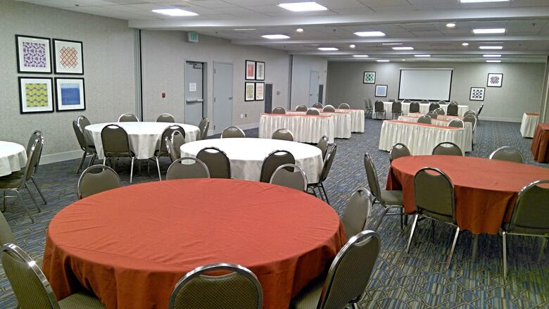 Holiday Inn Express Hotel & Suites Tracy