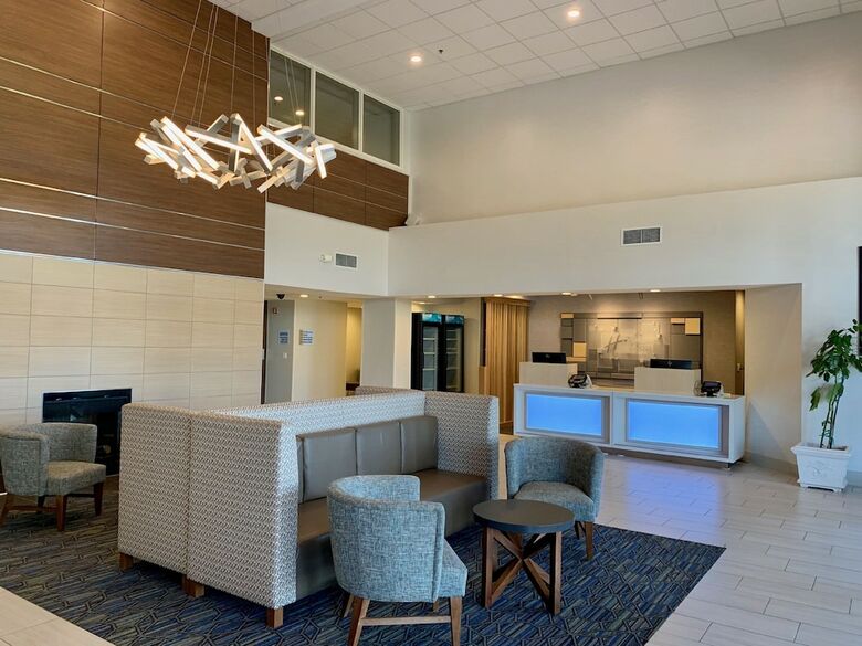 Holiday Inn Express Hotel & Suites Tracy