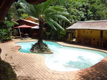 Albergue Trees Too Guest Lodge