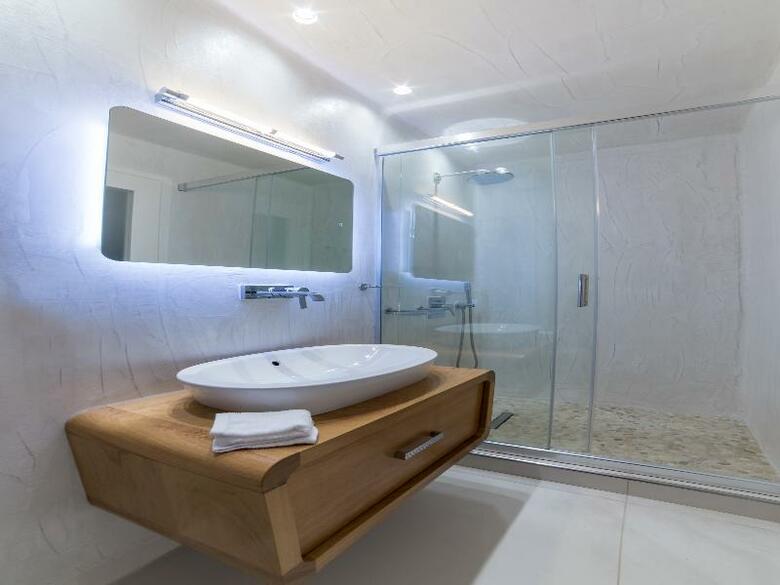 Hotel Day Dream Luxury Suites