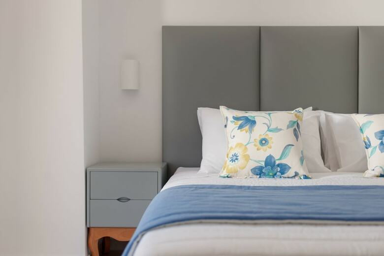Hotel Crown Suites