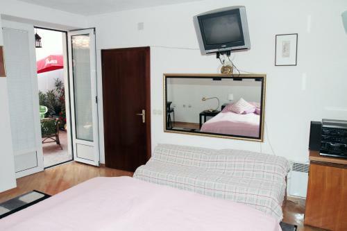 Apartment Tilevi