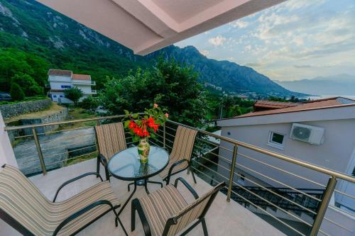 Paradise Bay Apartments