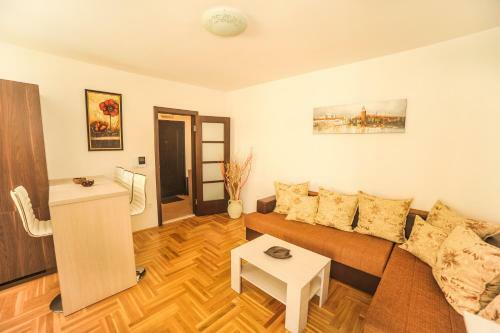 Azzuro Lux Apartments