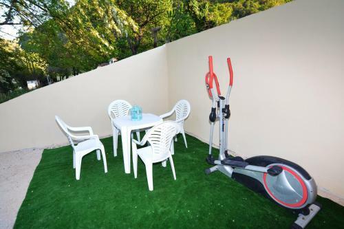 Hostal Holiday Home Cattaro