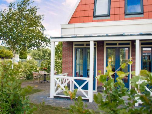 Villa Holiday Home Bungalowparck Tulp & Zee.4