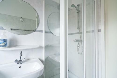 Lodge Boathouse Suburban Amsterdam