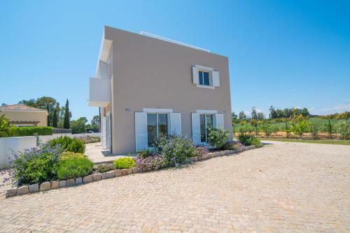Villa Casa Das �rvores By Algartur