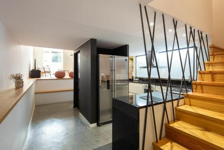 Hostal La Maison Pinheiro Guest House