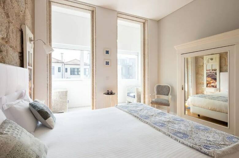 Hostal La Maison Pinheiro Guest House