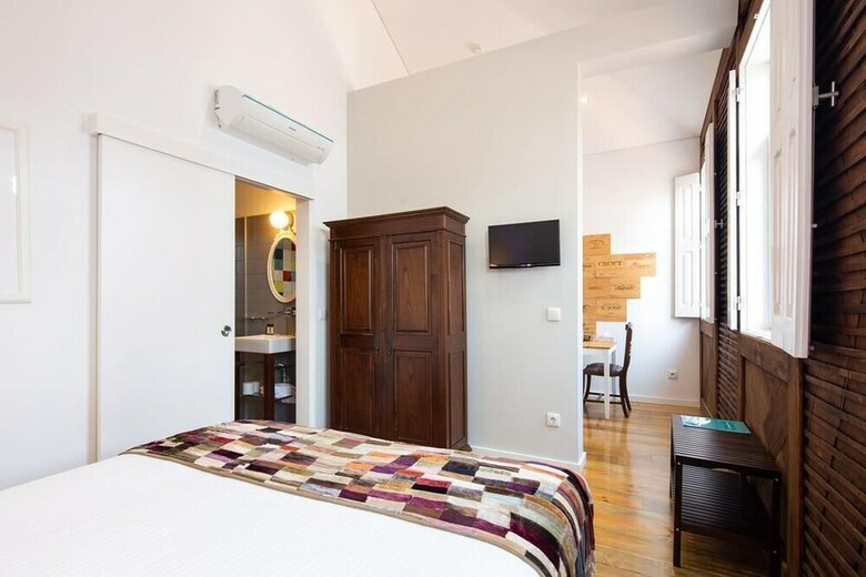 Hostal La Maison Pinheiro Guest House