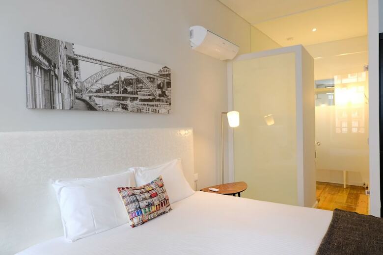 Hostal La Maison Pinheiro Guest House