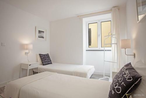 Zona Velha Apartments By An Island Apart