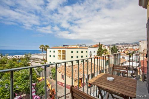 Zona Velha Apartments By An Island Apart
