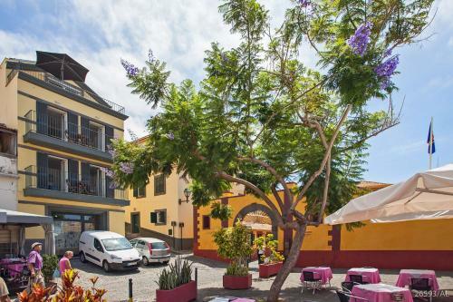 Zona Velha Apartments By An Island Apart