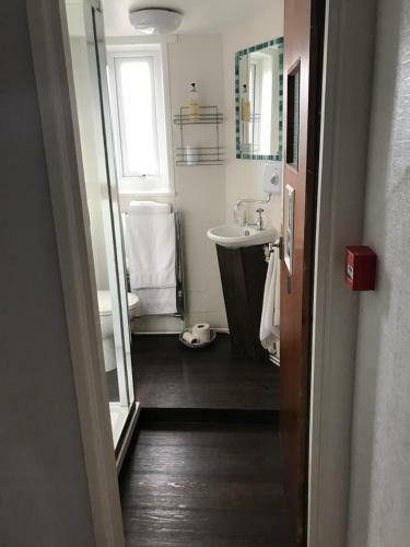 Bed & Breakfast Telford Guest House