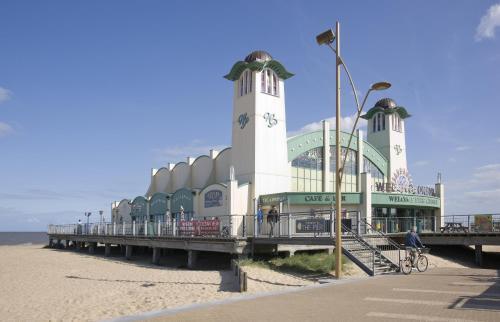 The Carlton Hotel