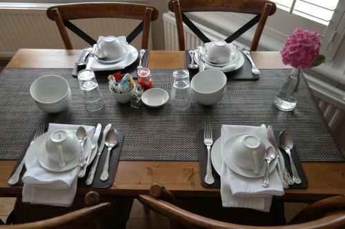 Hostal Lakeside Guest House