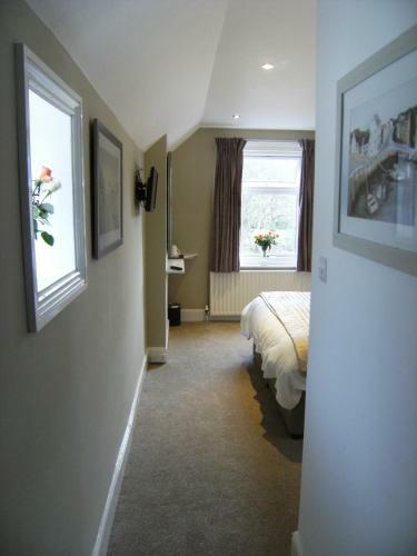 Hostal Lynstead House