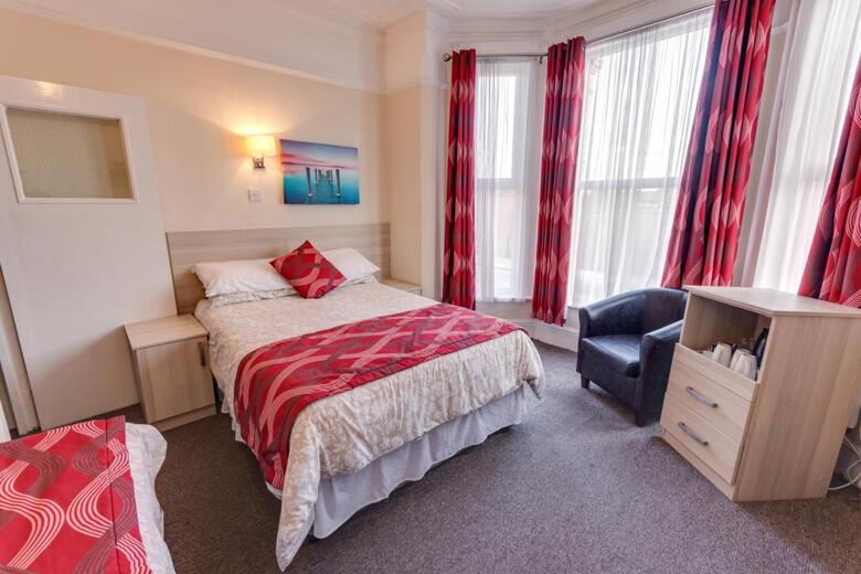 Hostal The Sportsview Guest House