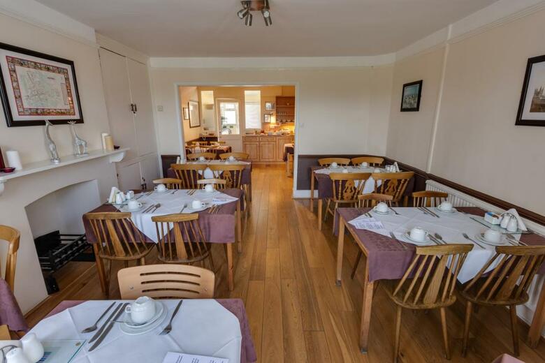 Hostal The Sportsview Guest House