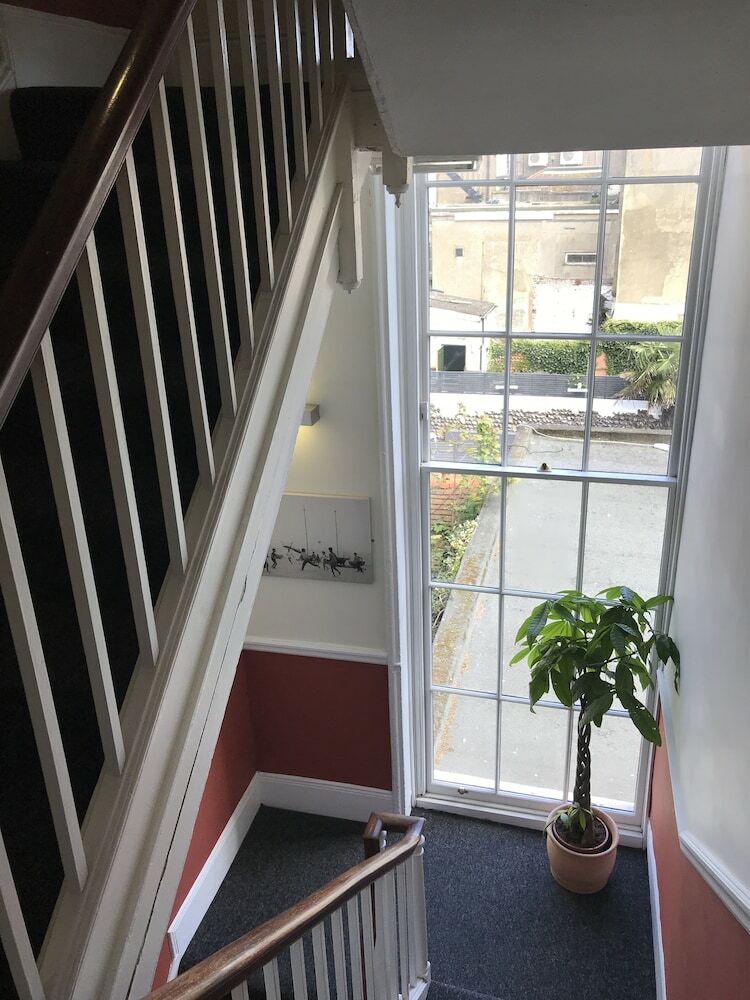 Hostal Kempfield House