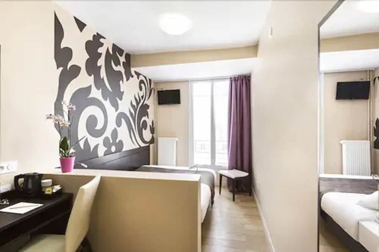 Hostal Hotel Bastille