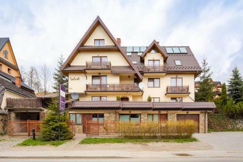 Hostal Apartamenty Velvet